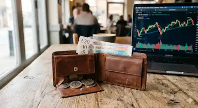 Bank of England’s Tough Call on November Rates Bank of England effect your pocket