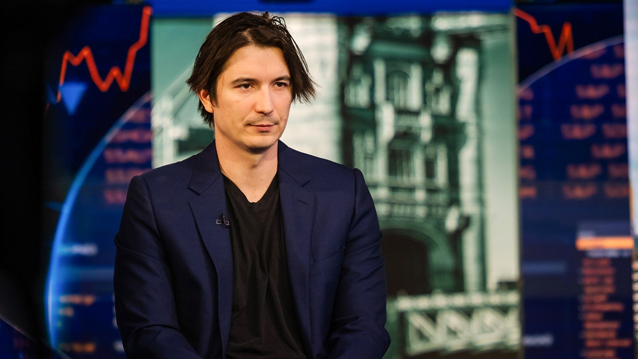 Robinhood Q4 2025 Earnings & Analyst Upgrades Robinhood CEO predicts an investing revolution is on the horizon: 'A big problem' for US | Fox Business