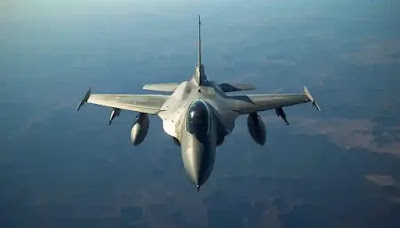 US F-16 jet doing a casual public patrol.