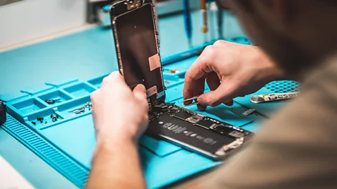 Save €500 Yearly: How EU’s Right to Repair Law Changes Tech Save €500 Yearly: How EU’s Right to Repair Law Changes Tech