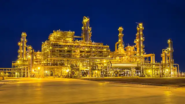 Middle East crisis update:Petrochemical refinery plant at night